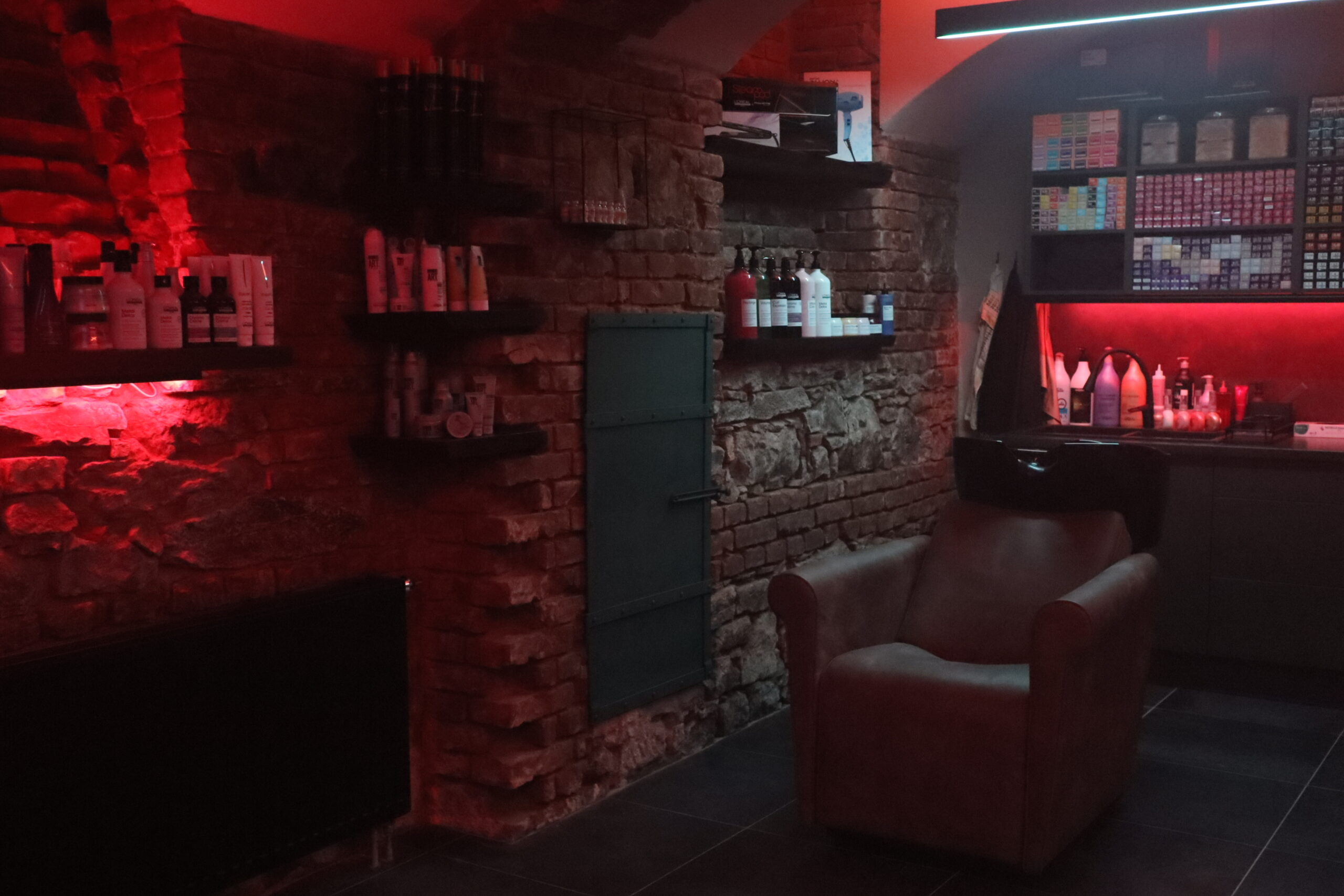 Relaxační mycí box značky Maletti Vojtěch Rambousek Hair Signature - Kadeřnictví - Jihlava